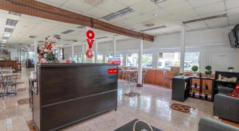 OYO 1089 Baan Boran Hotel Bangkok Bagian luar foto
